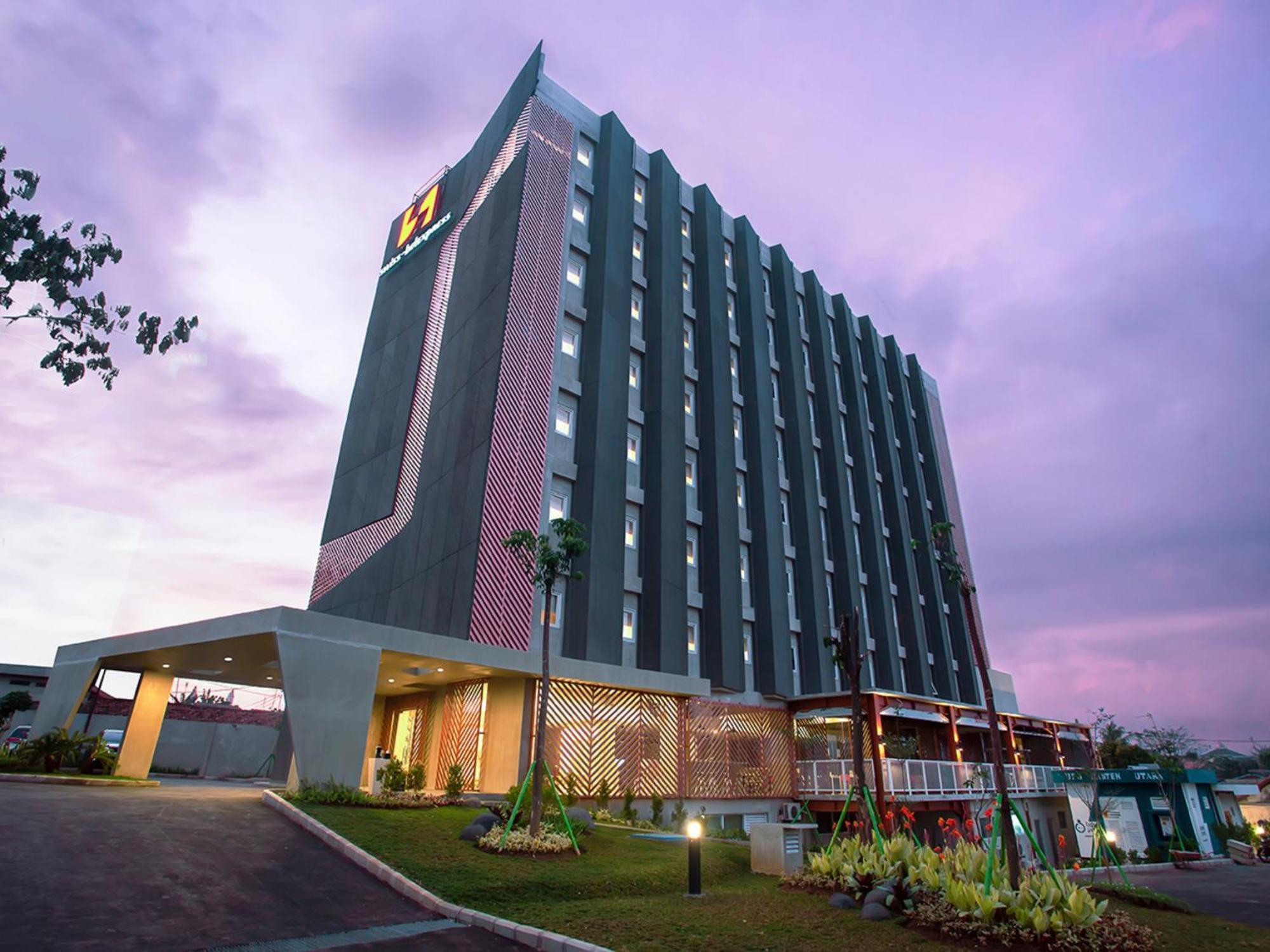 Hotel Swiss-Belexpress Cilegon Zewnętrze zdjęcie