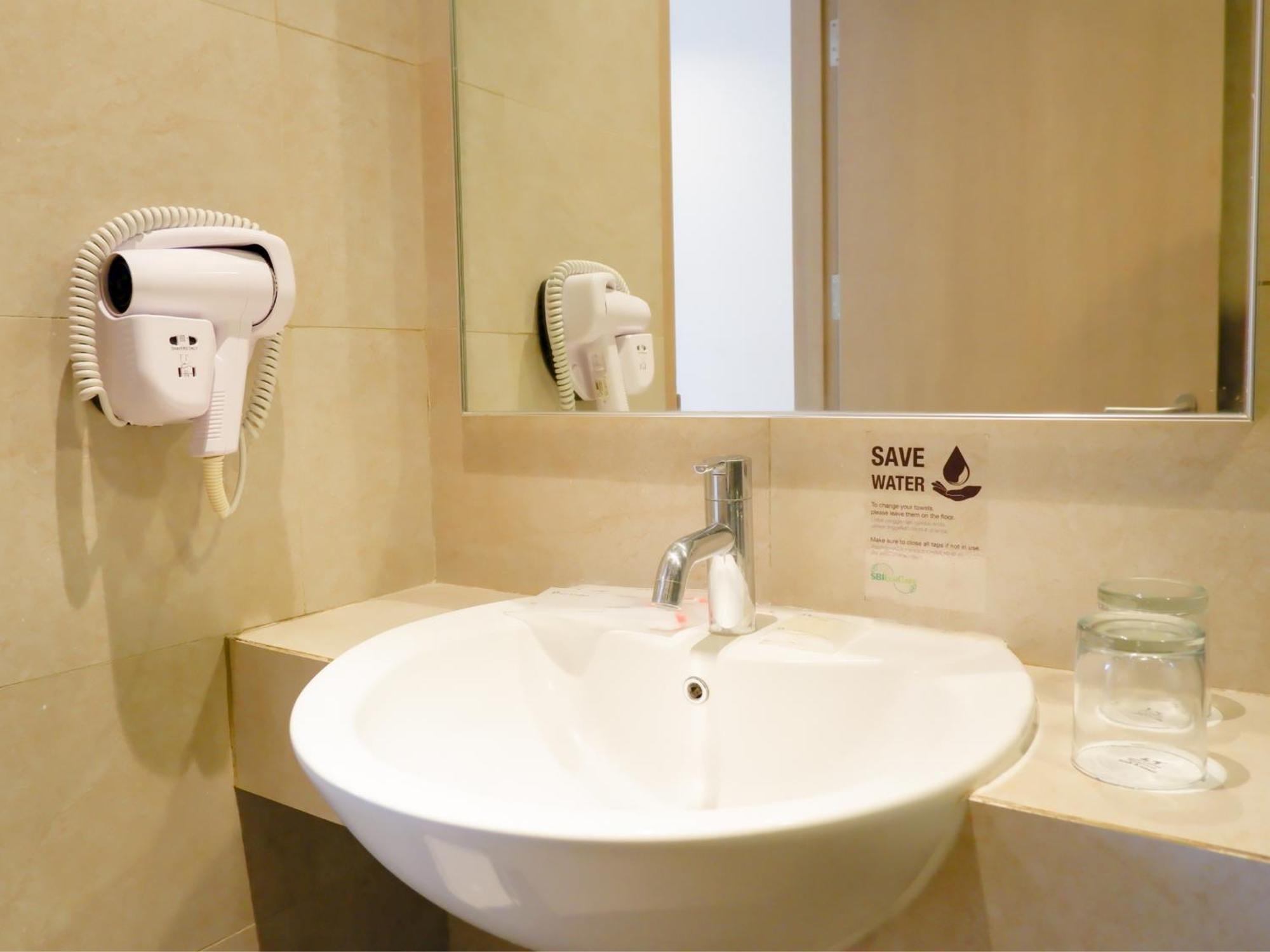 Hotel Swiss-Belexpress Cilegon Zewnętrze zdjęcie